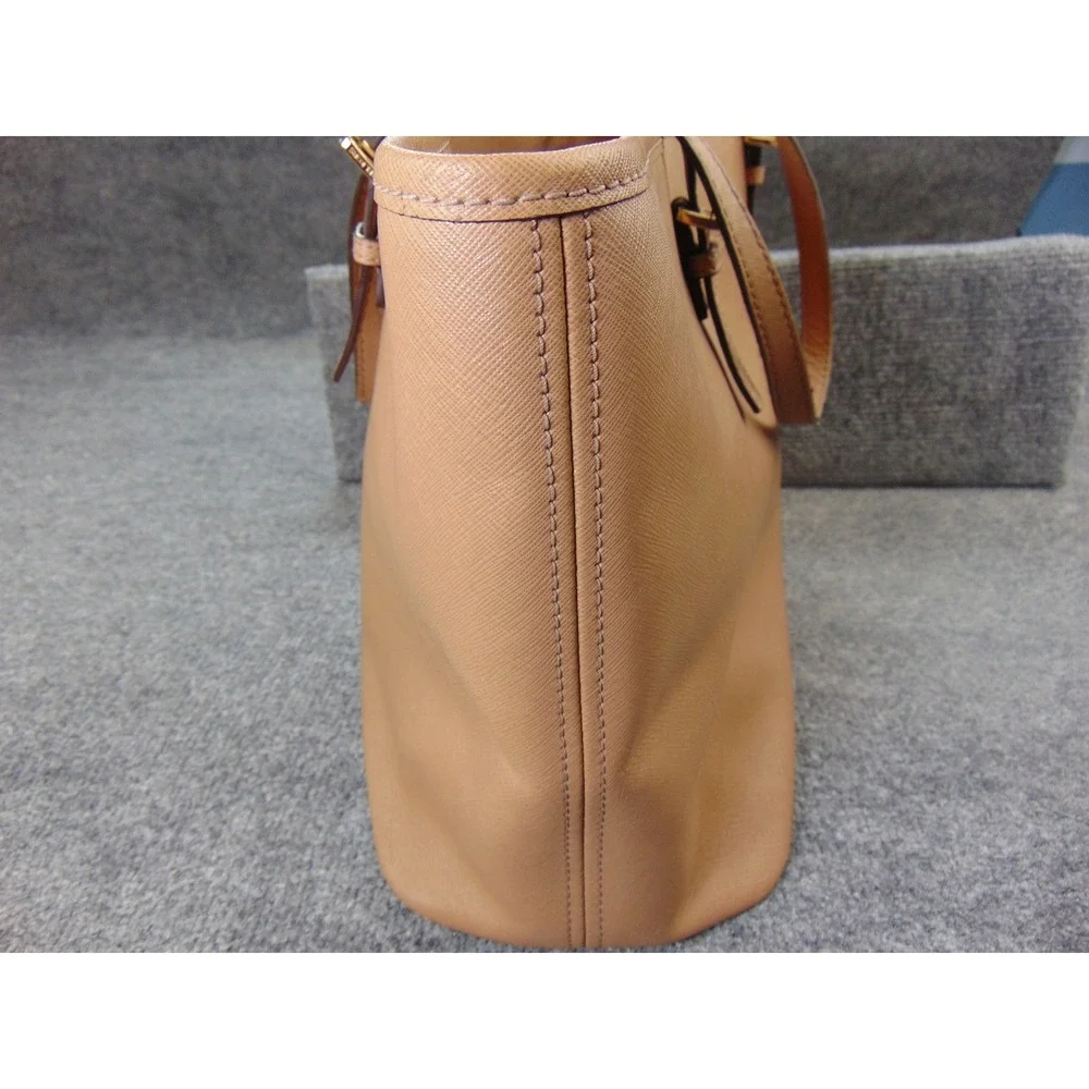 Michael‎ Kors Jet Set Travel Tote Tan Saffiano Leather Bag 38H8GTVT9L MK Charm